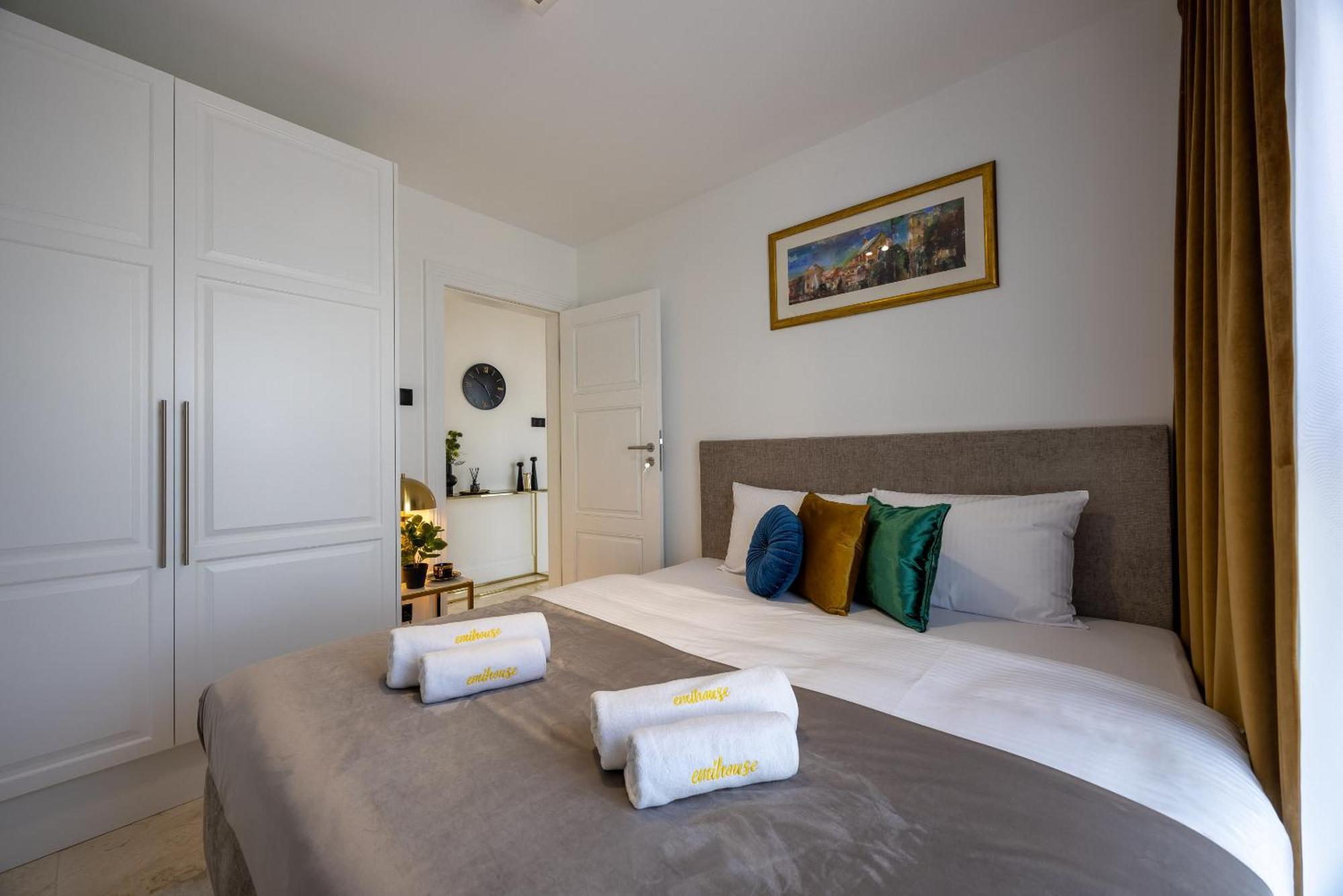 Emihouse Riverside Premium Apartments & Free Parking Rzeszow Luaran gambar