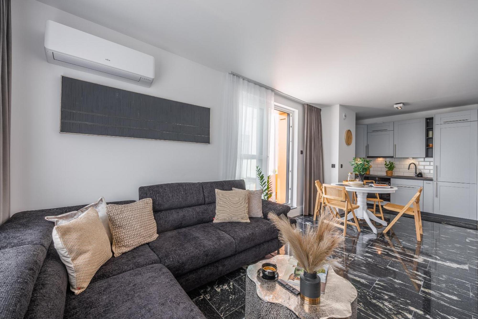 Emihouse Riverside Premium Apartments & Free Parking Rzeszow Luaran gambar